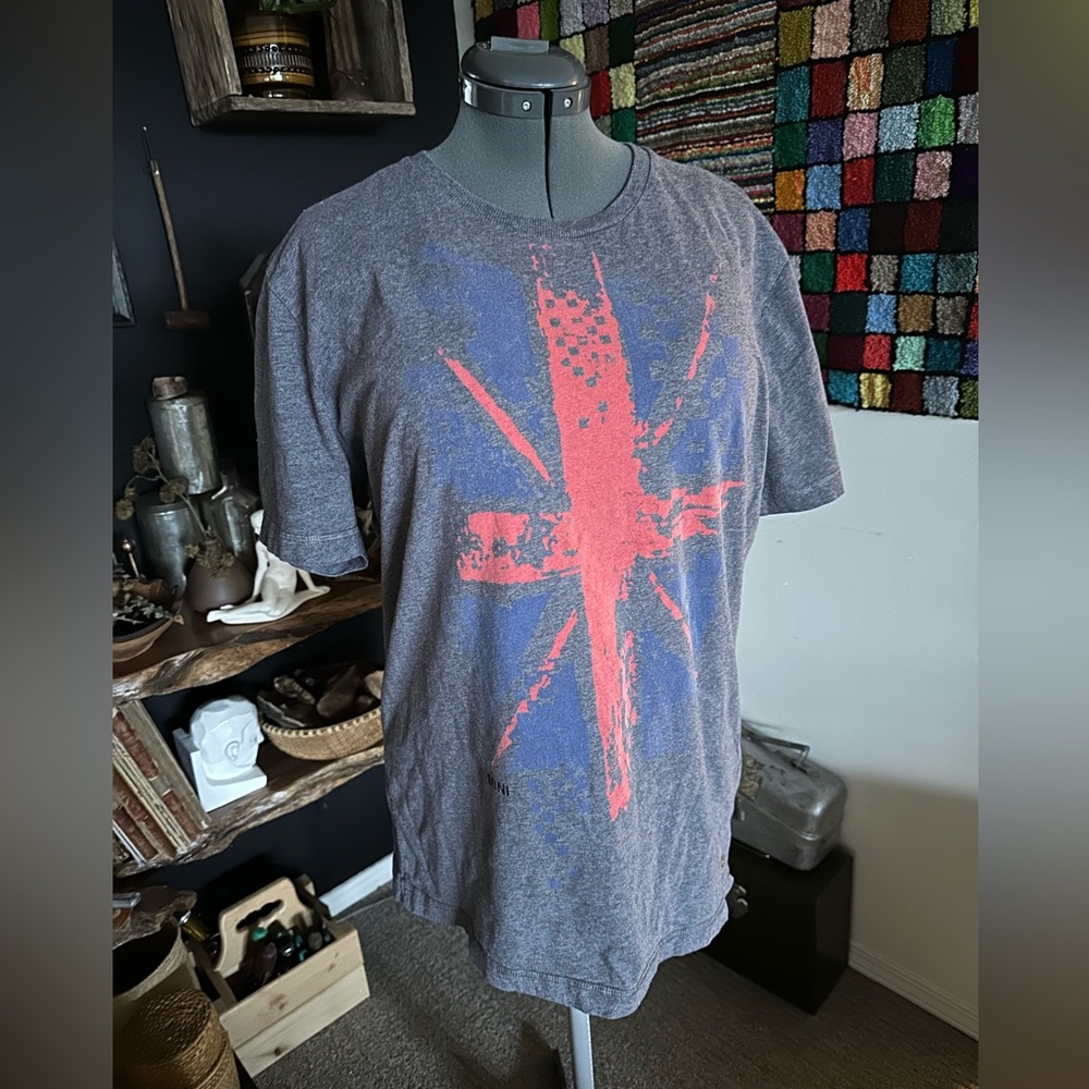 Graphic Short Sleeve Tee - Gray with Red Design